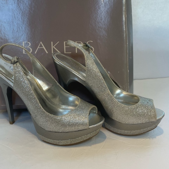 Silver glitter platform pumps size 7 1/2 - Picture 1 of 8